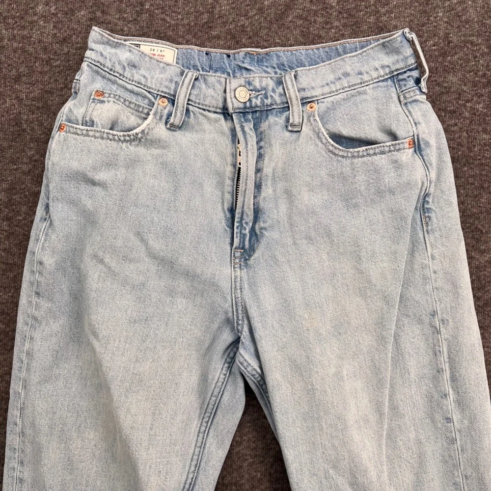Gap‎ Denim Mom Jean High Rise Light Wash Tapered Leg Womens 6P 28 Petite